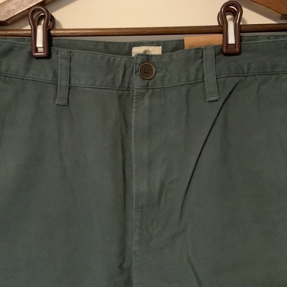 Brand New Men’s Timberland Flat Front Classic Fit Dark Green Shorts Size 40 - Picture 2 of 8
